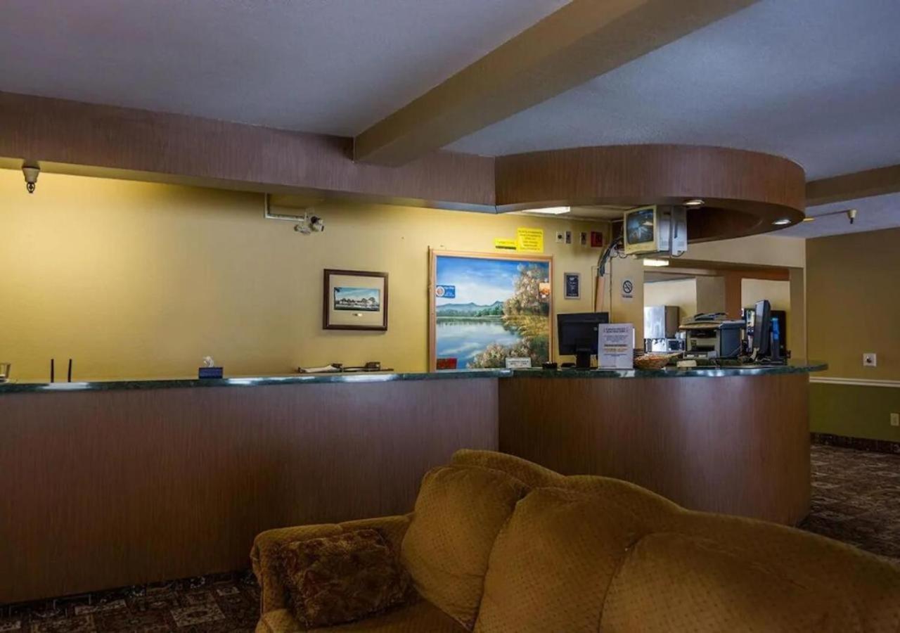 Norwood Inn Minneapolis 로즈빌 외부 사진