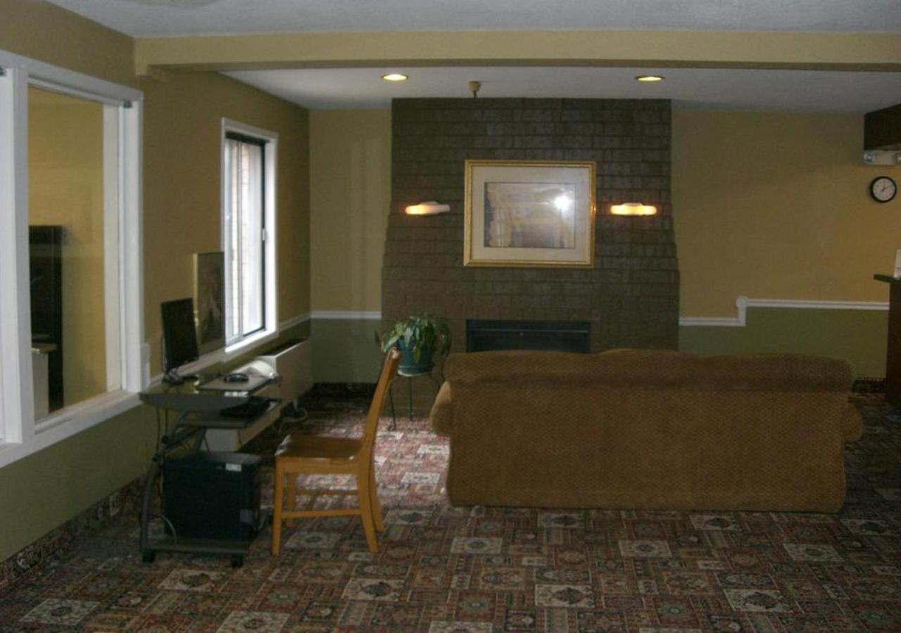 Norwood Inn Minneapolis 로즈빌 외부 사진