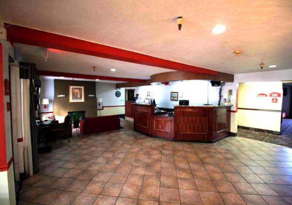 Norwood Inn Minneapolis 로즈빌 외부 사진