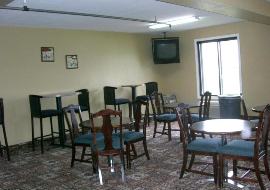 Norwood Inn Minneapolis 로즈빌 외부 사진