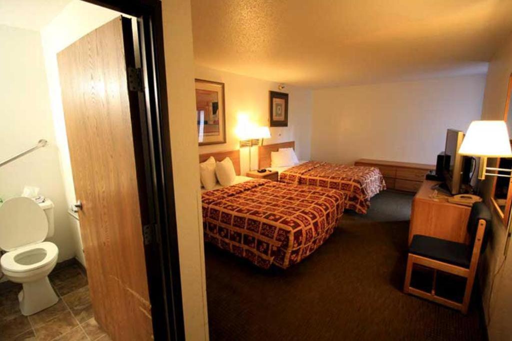 Norwood Inn Minneapolis 로즈빌 외부 사진